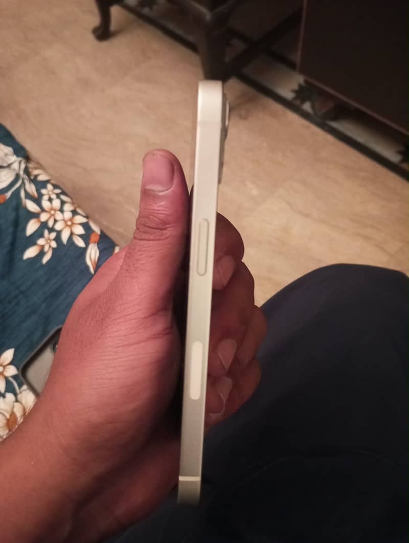 Apple iPhone 13 3