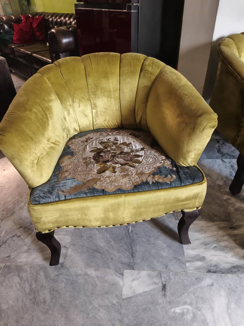 Two coffee chairs with side table 2