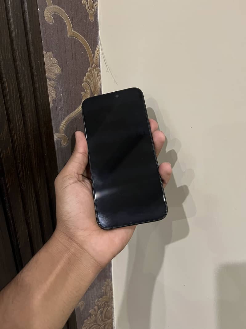 Apple iPhone 15 Pro Max 1