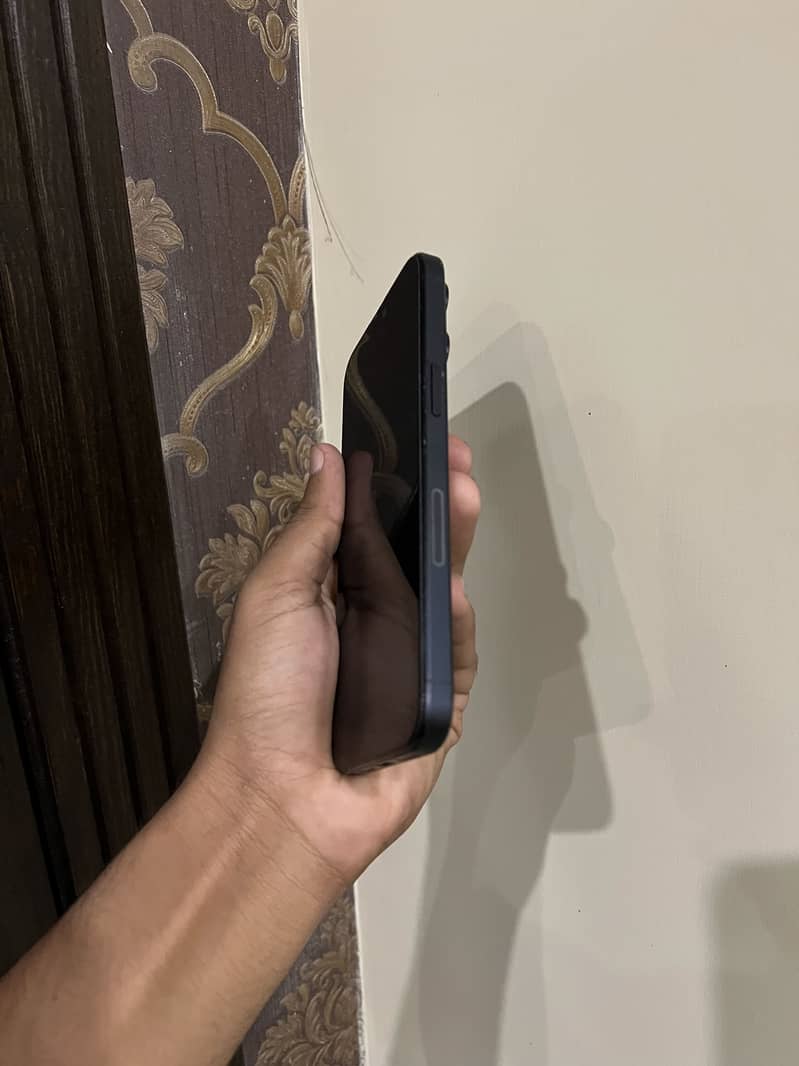 Apple iPhone 15 Pro Max 2
