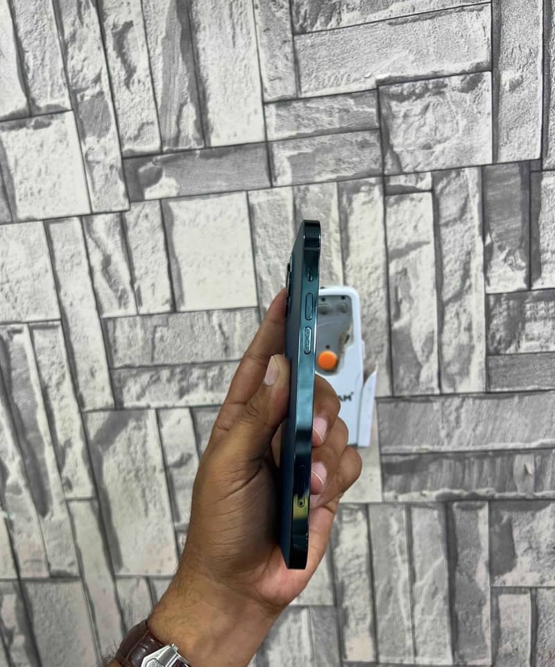 Apple iPhone 12 Pro 1