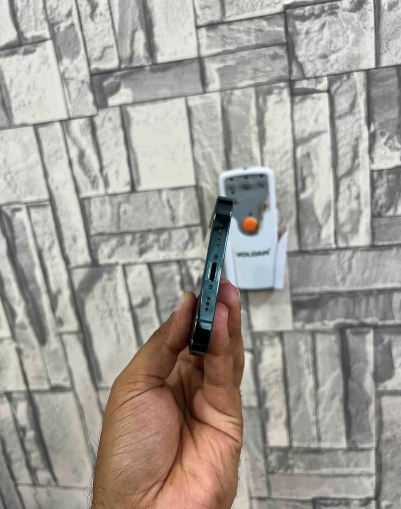 Apple iPhone 12 Pro 2