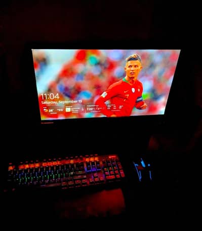 MVIDIA GAMING PC + LENOVO MONITOR