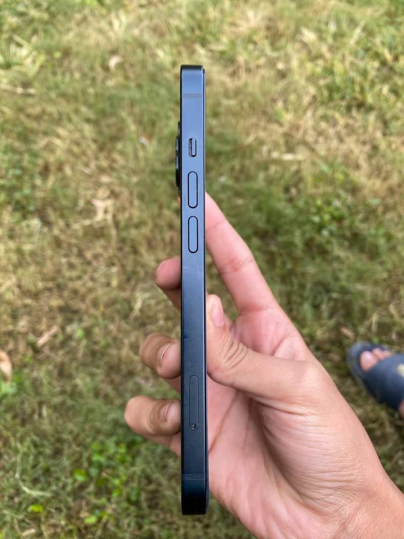 Apple iPhone 13 1