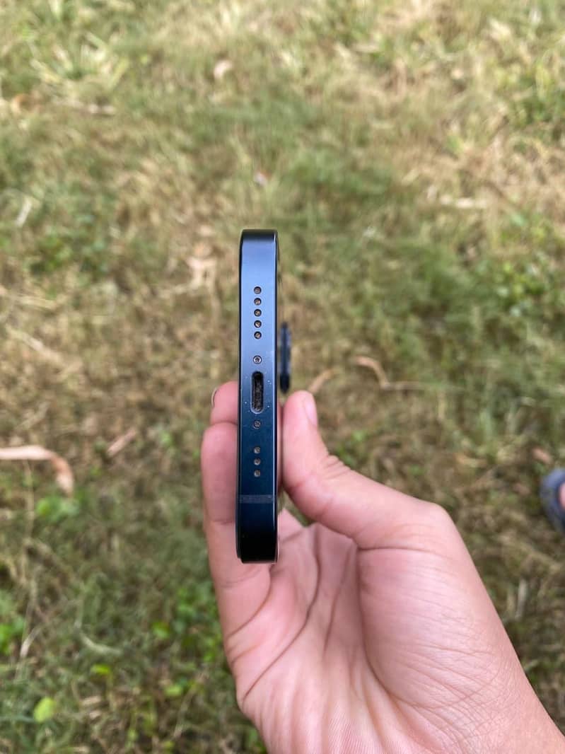 Apple iPhone 13 3