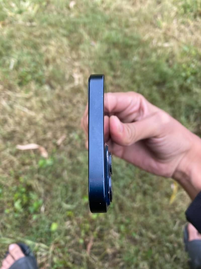 Apple iPhone 13 4