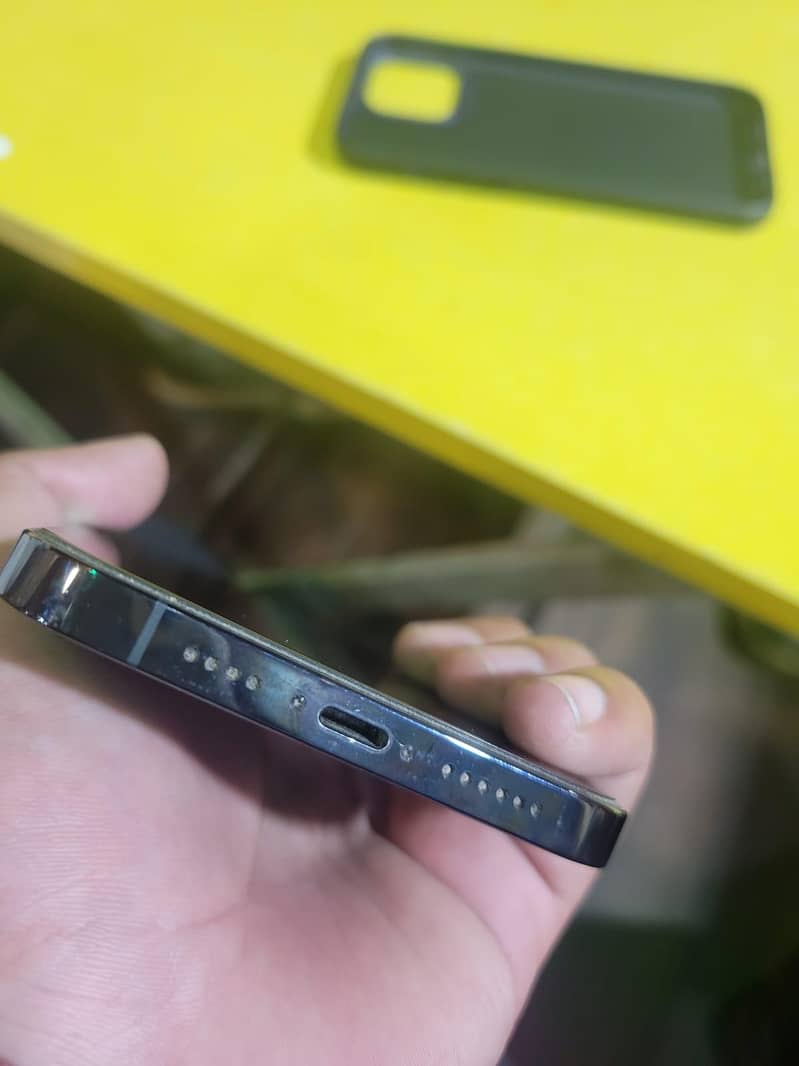 iphone 12 pro max 1