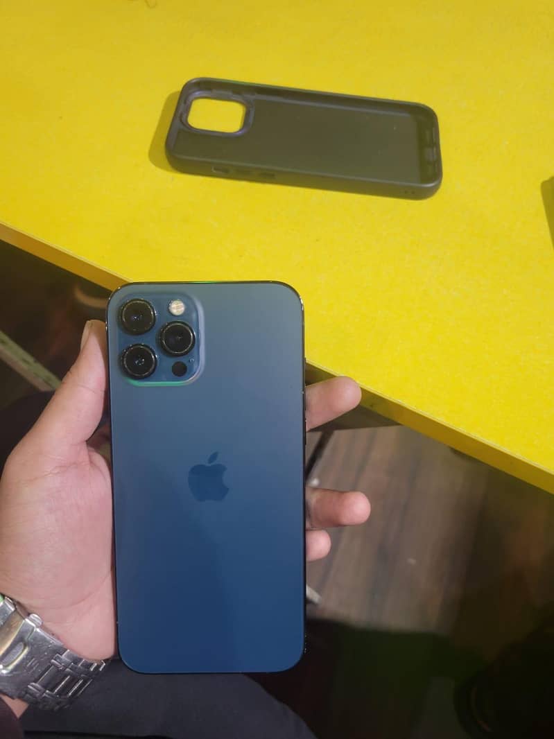 iphone 12 pro max 3