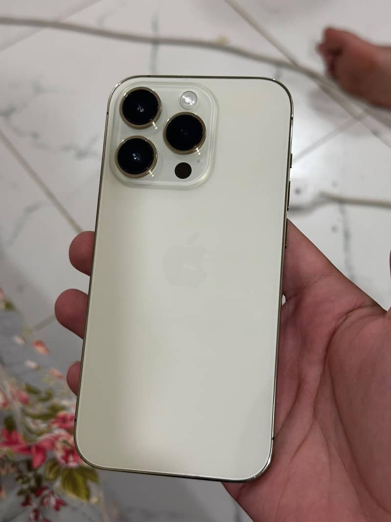 Apple iPhone 14 Pro JV 0