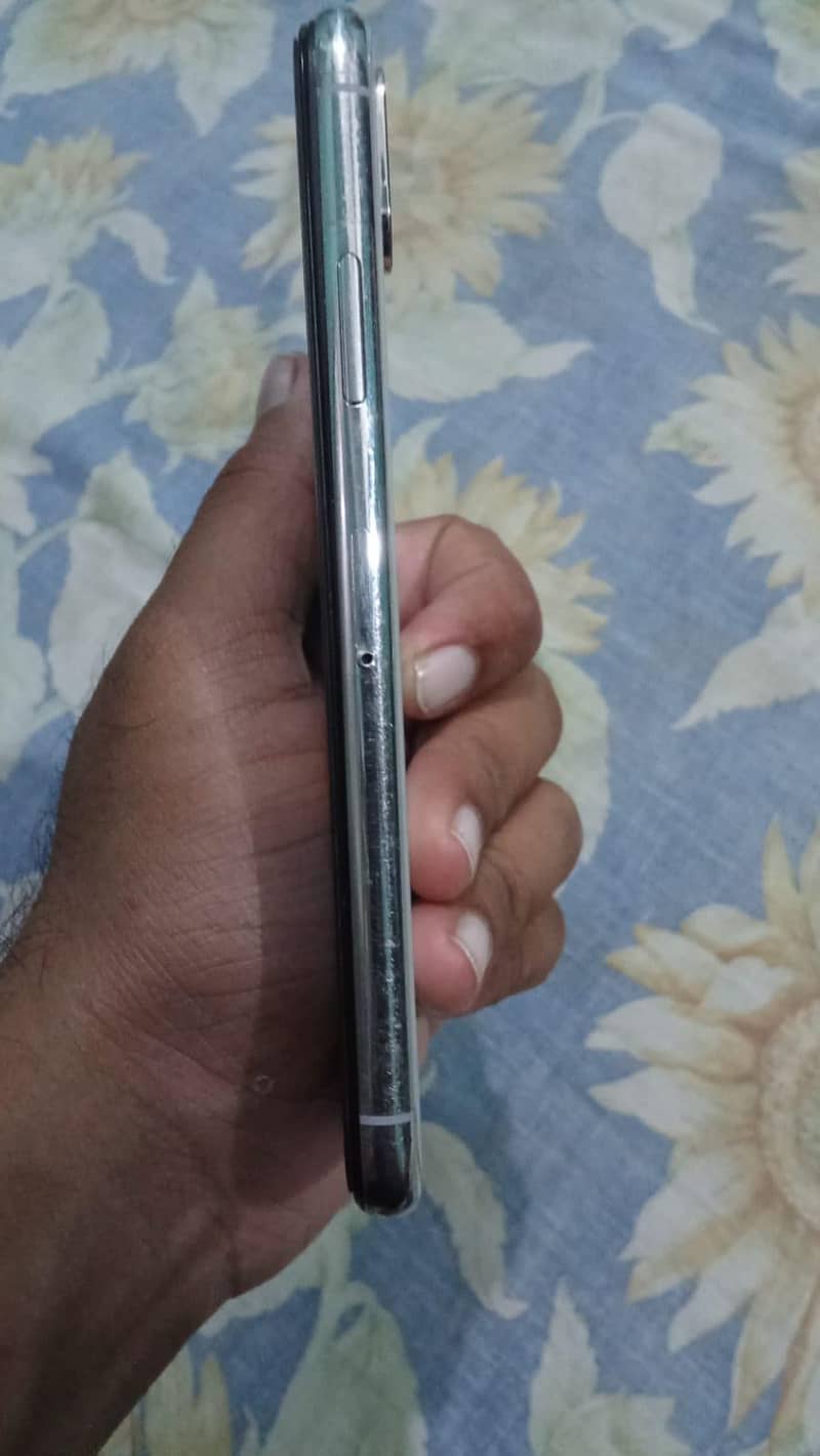 Apple iPhone X 5