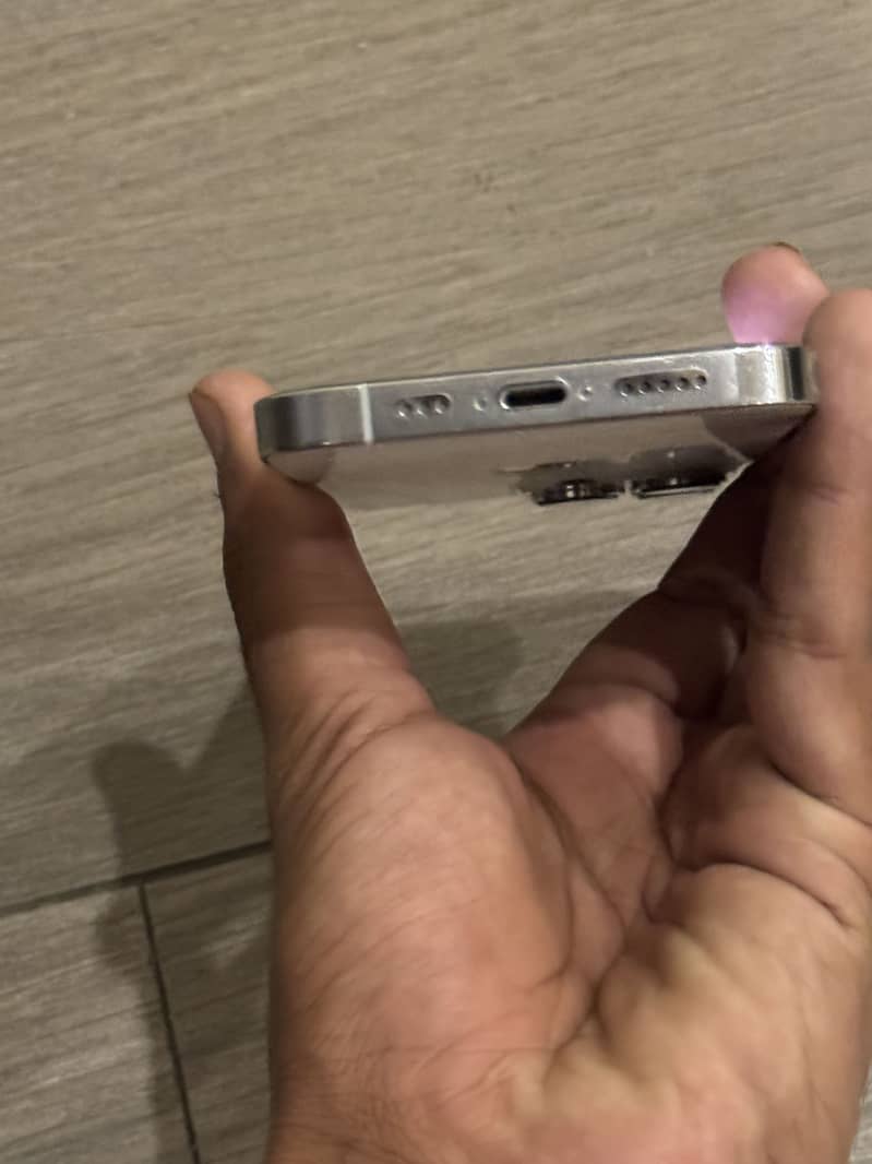 Apple iPhone 13 Pro 2