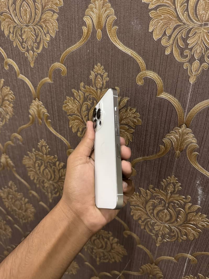 Apple iPhone 13 Pro 6