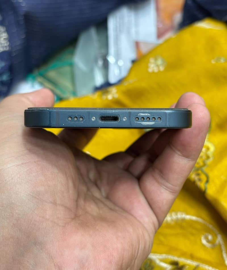 Apple iPhone 13 0
