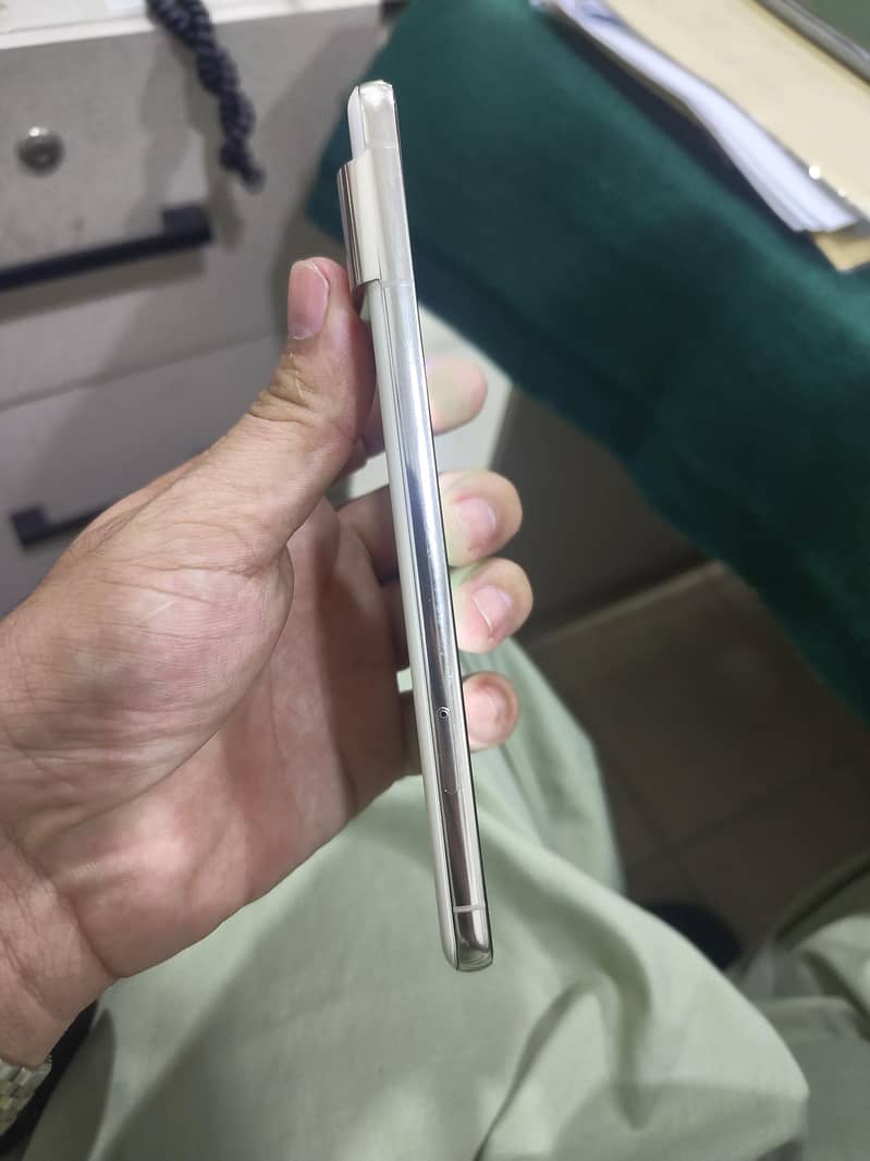 Google Pixel 8 Pro 7