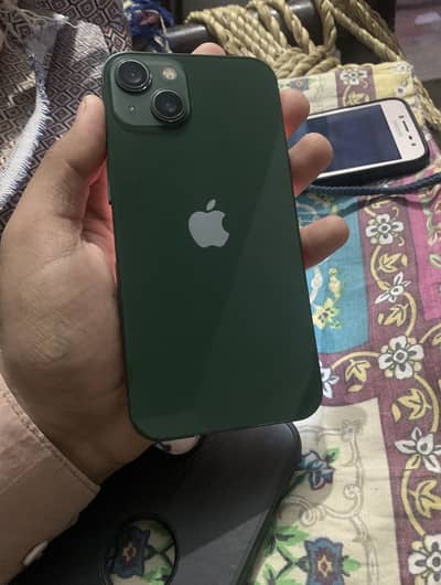 Apple iPhone 13