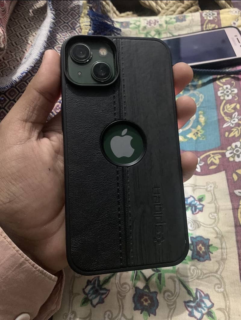 Apple iPhone 13 2