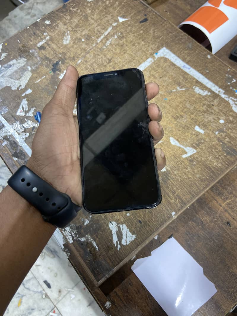 Apple iPhone X 4
