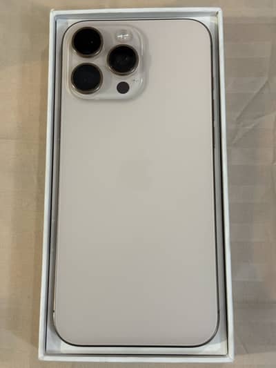 16 Pro Max 256 GB Desert Titanium