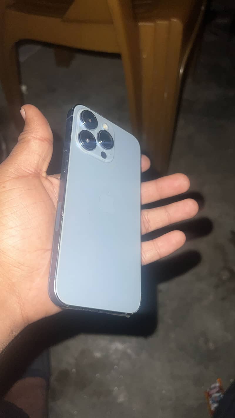 Apple iPhone 13 Pro 1