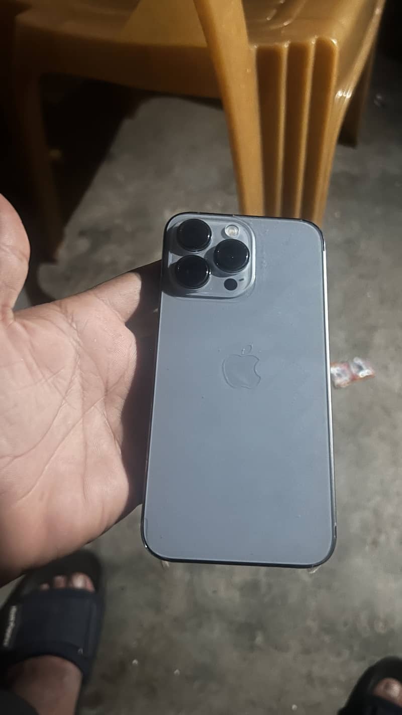 Apple iPhone 13 Pro 2
