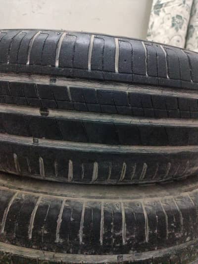 175.70. 13 I used on tube less tyre achi condition m hy