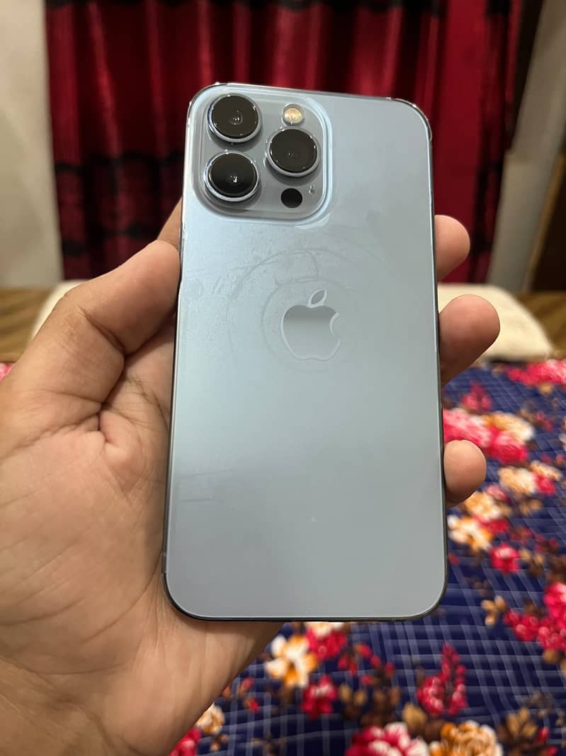 iPhone 13 Pro 1