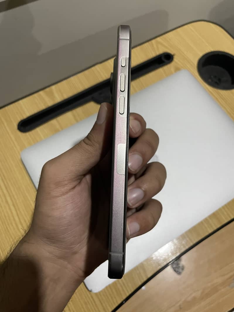 Apple iPhone 15 Pro Max 2