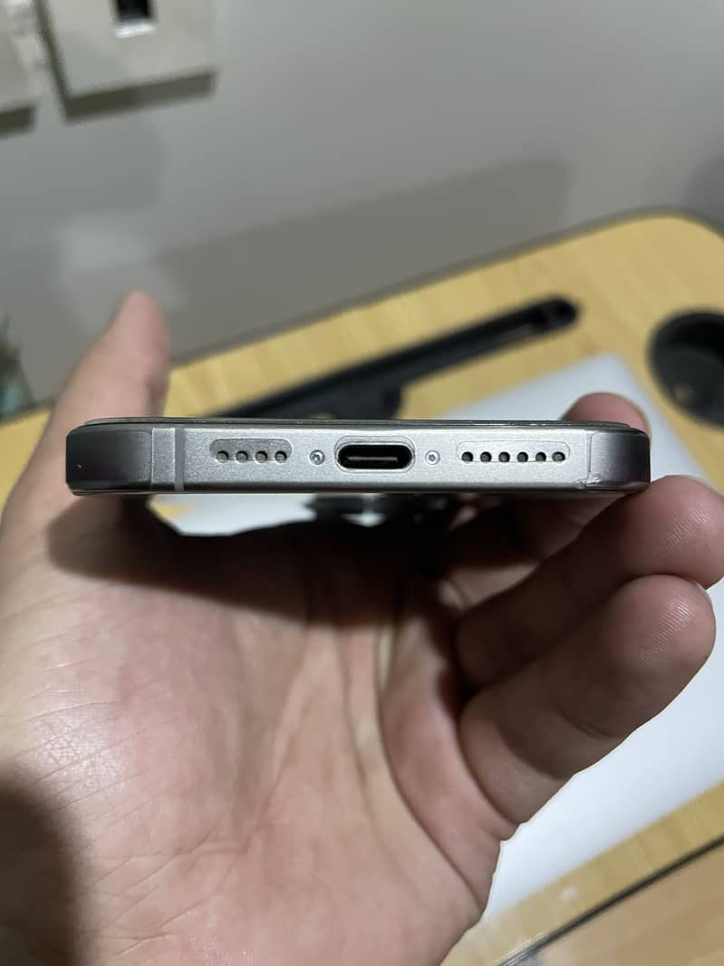 Apple iPhone 15 Pro Max 3