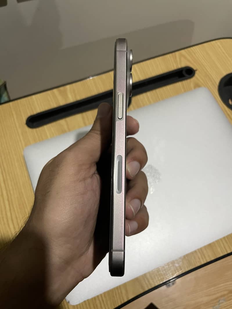 Apple iPhone 15 Pro Max 5