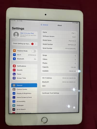 Ipad mini 4 A+ 128GB in perfect condition