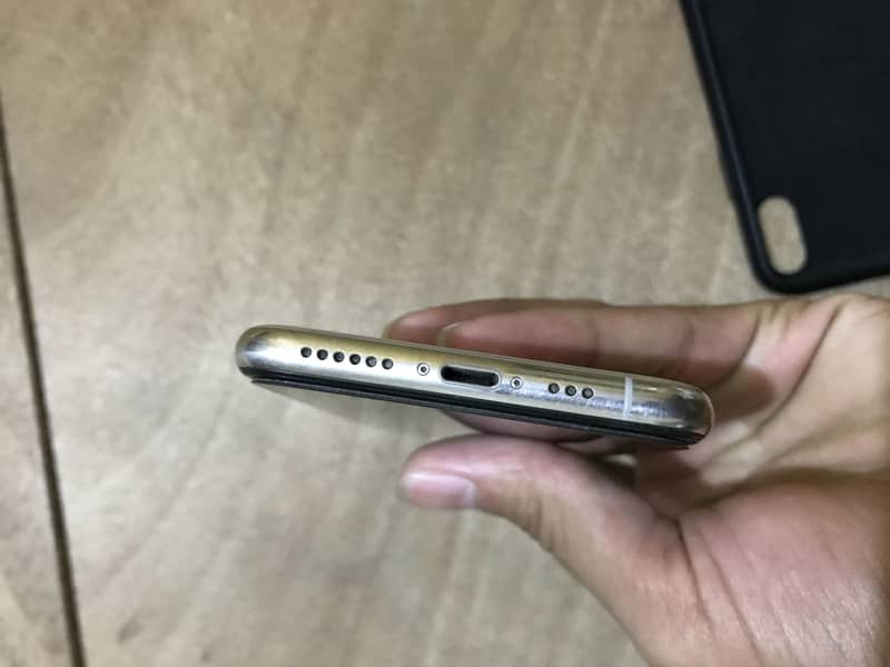 Apple iPhone XS 3