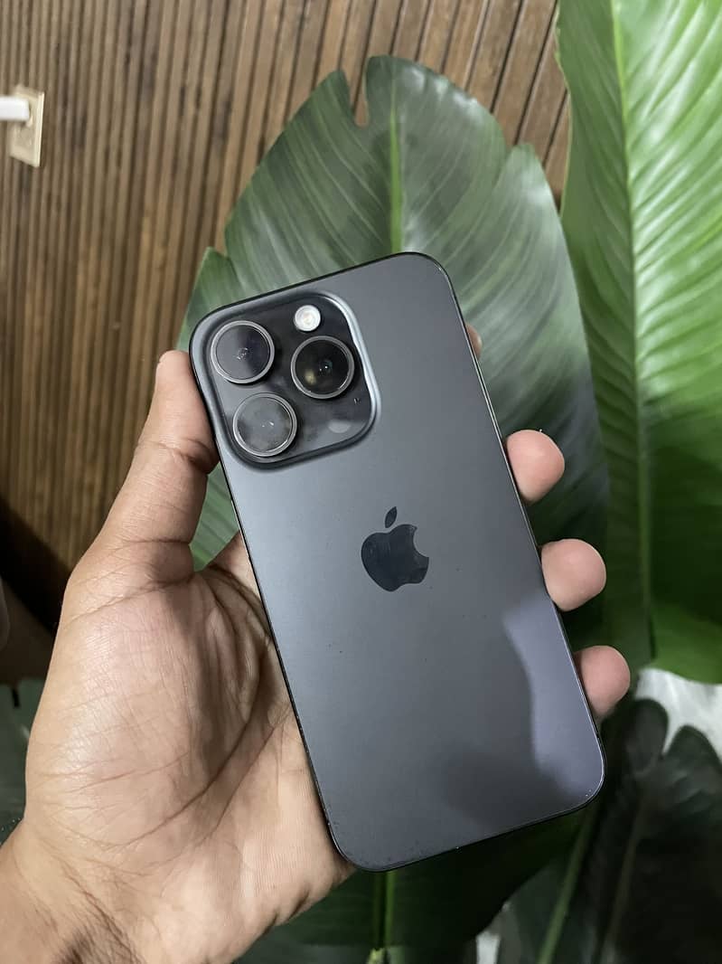 Apple iPhone 15 Pro 0