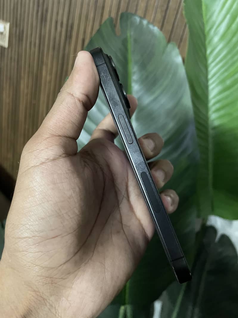 Apple iPhone 15 Pro 1