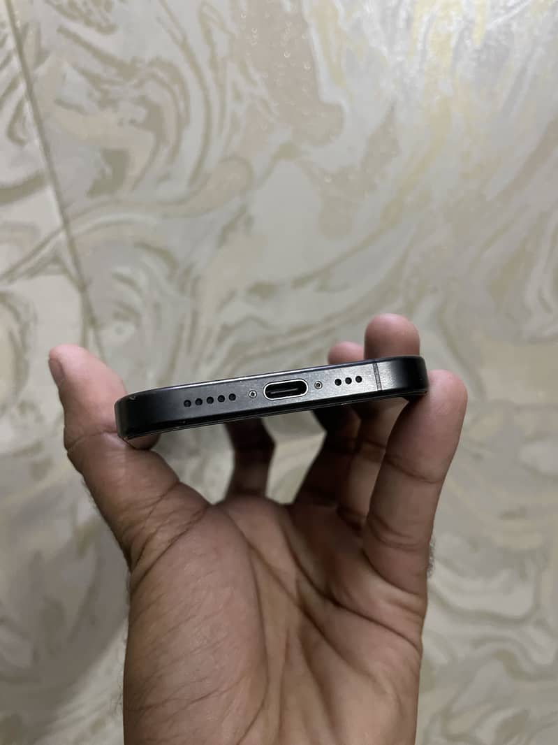 Apple iPhone 15 Pro 3