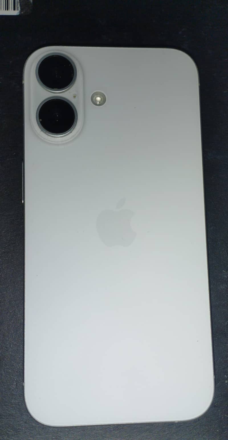 Apple iPhone 16 1