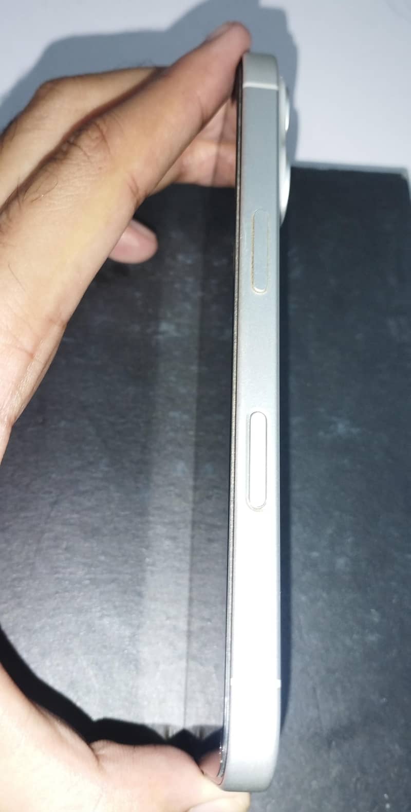 Apple iPhone 16 3