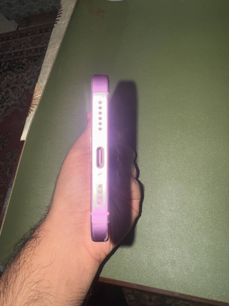 Apple iPhone 16 Plus 1