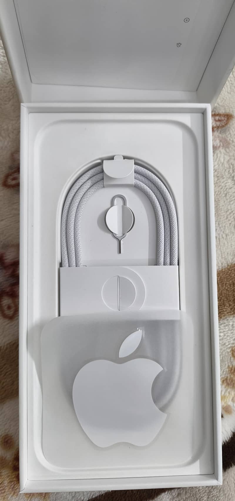 Apple iPhone 16 Pro Max 2