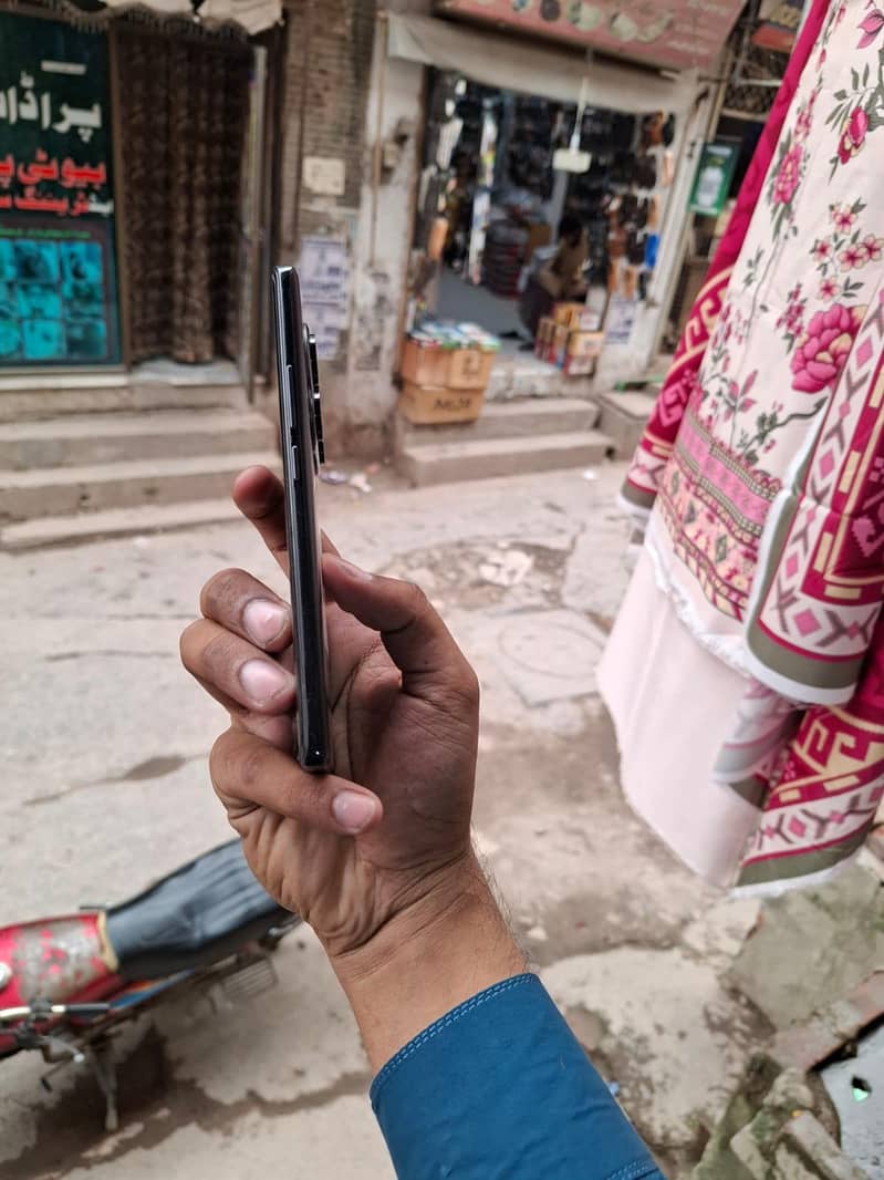 Xiaomi Redmi Note 14 Pro 3