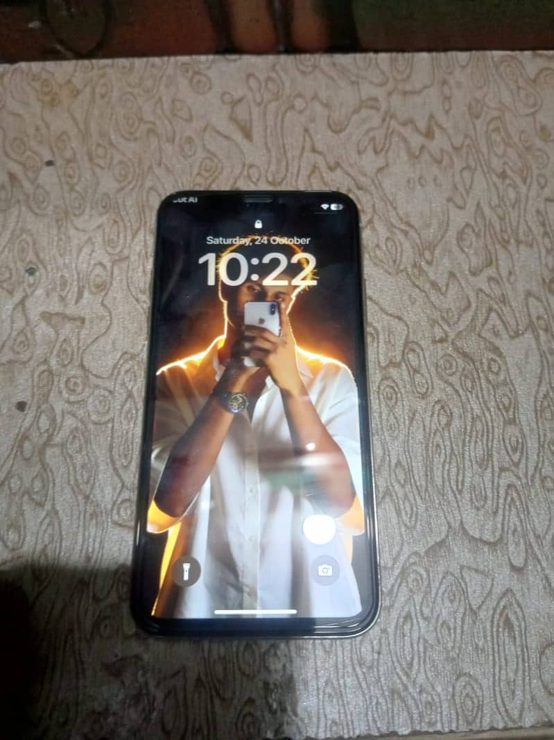 Apple iPhone X 4