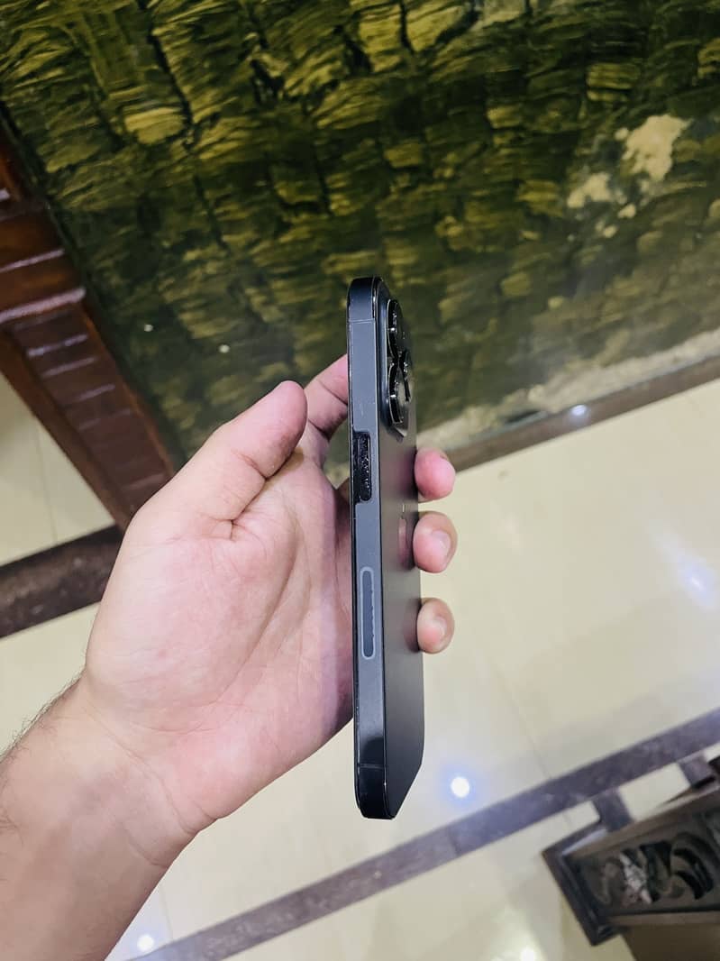 Apple iPhone 14 Pro 2