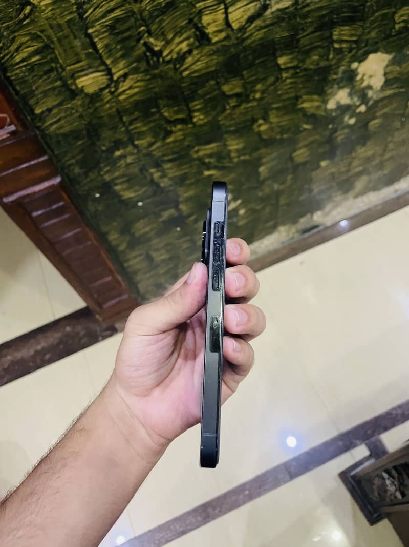 Apple iPhone 14 Pro 4
