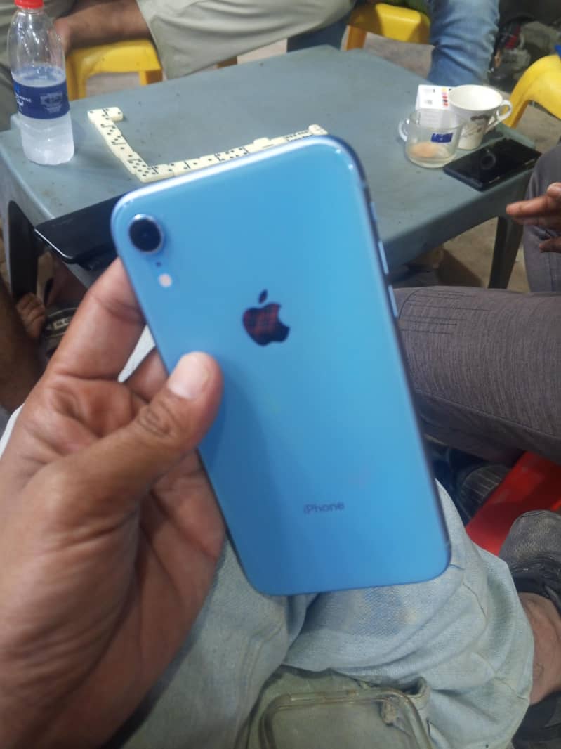 Apple iPhone XR 0