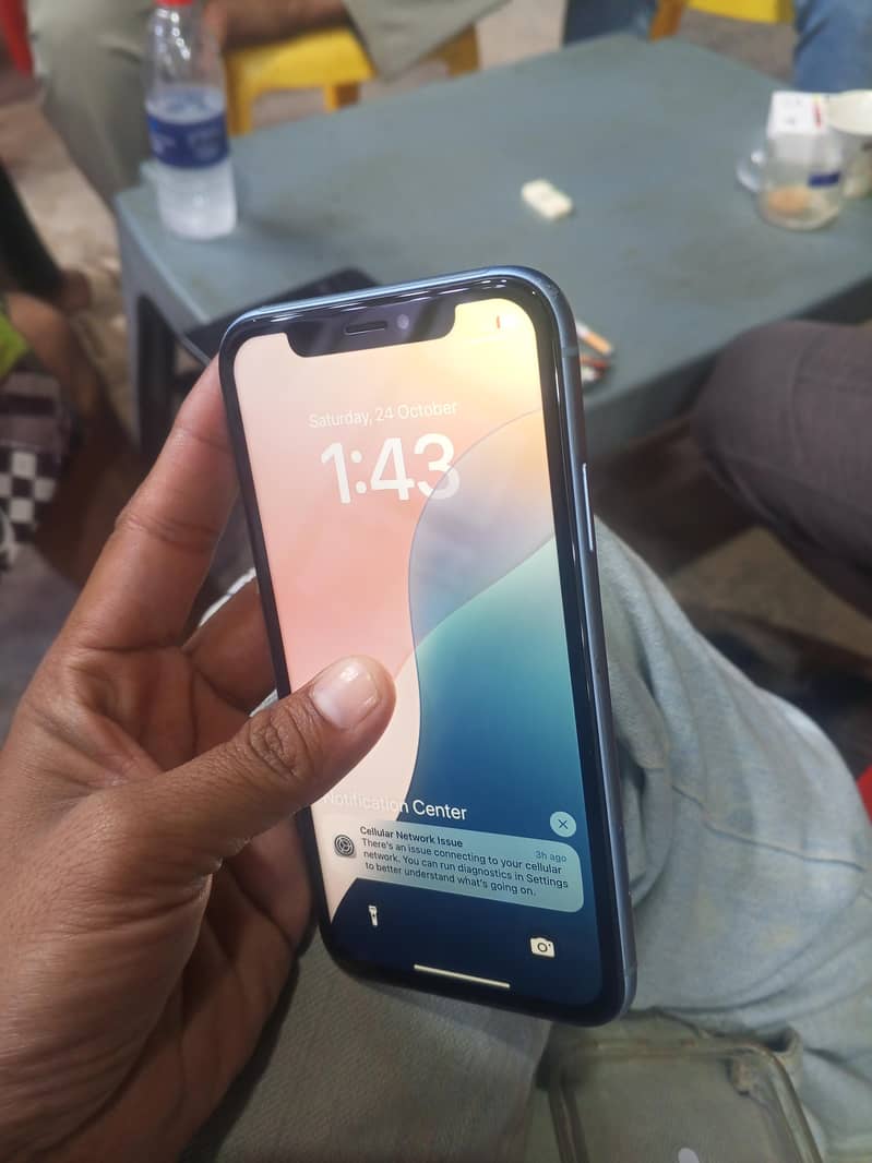 Apple iPhone XR 7