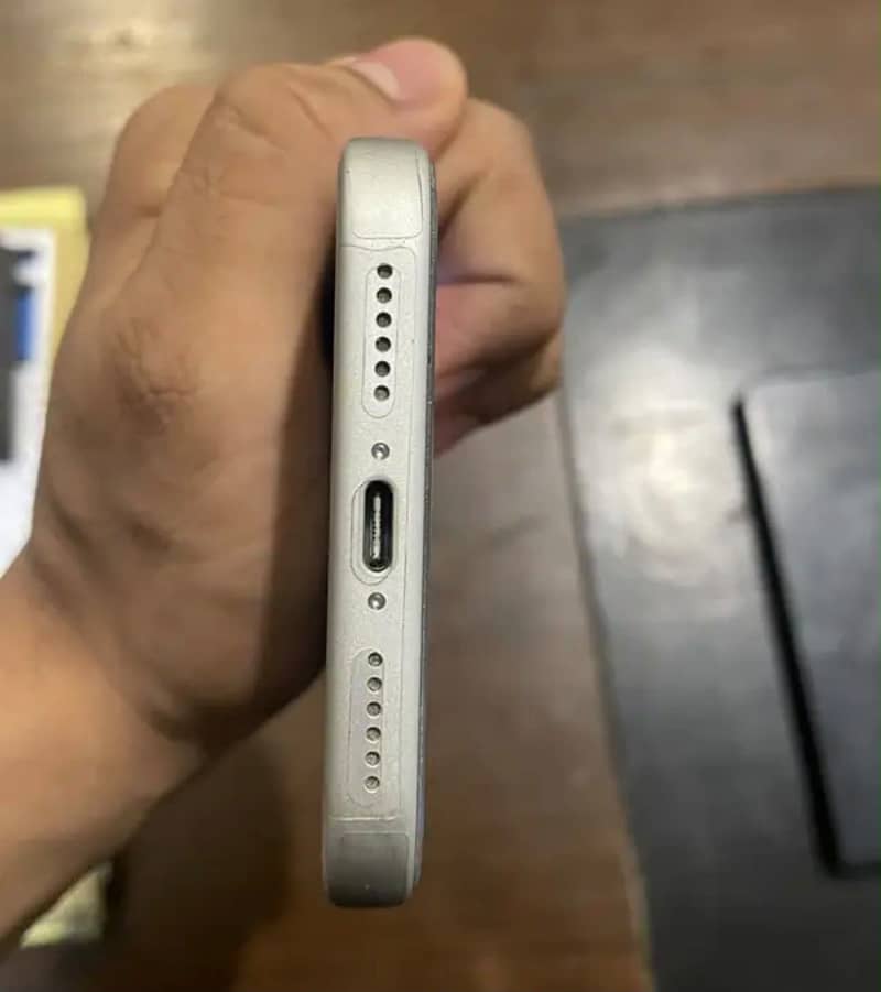 Apple iPhone 17 Pro Max JV 1