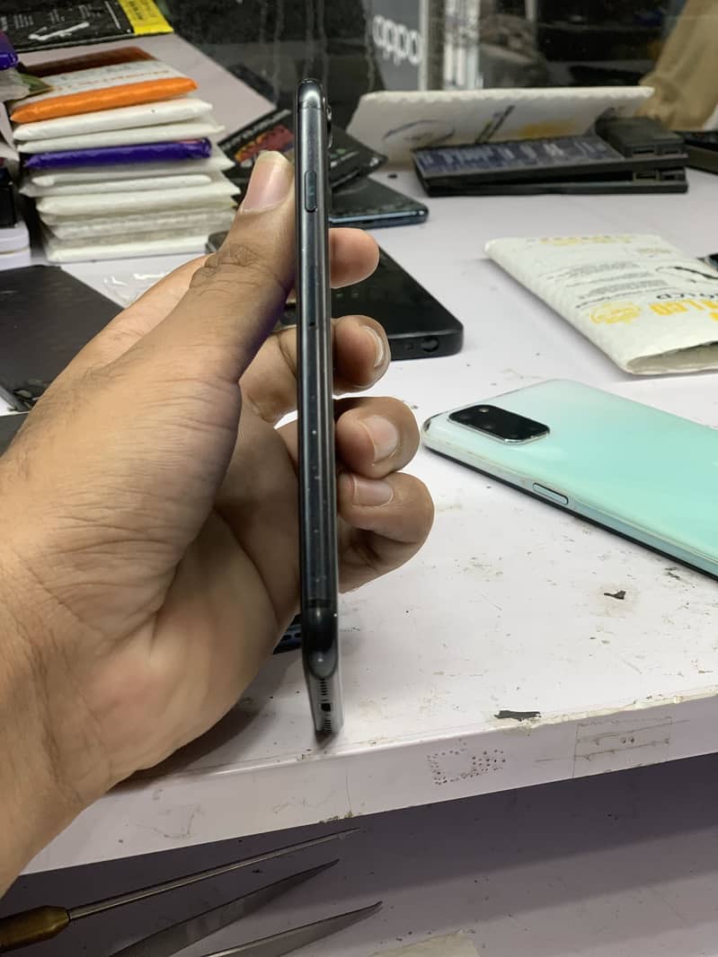 Apple iPhone SE 6