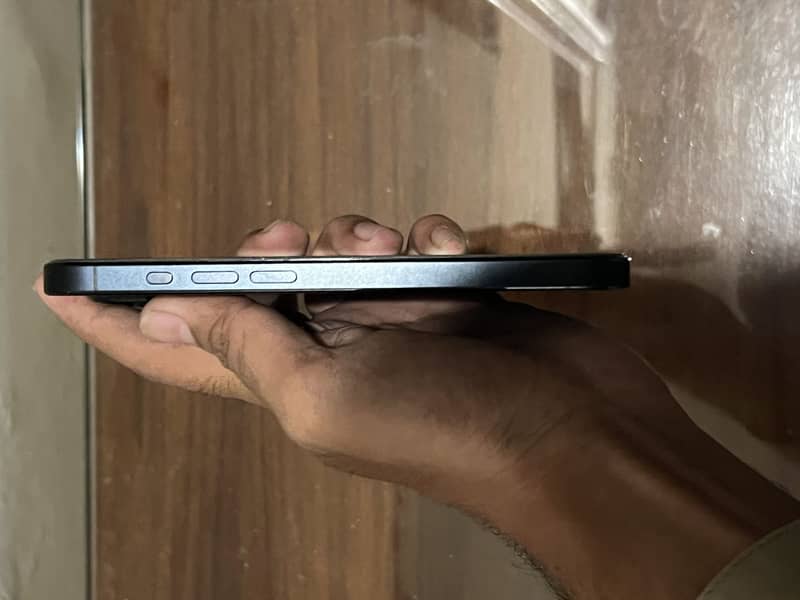 Apple iPhone 15 Pro 1