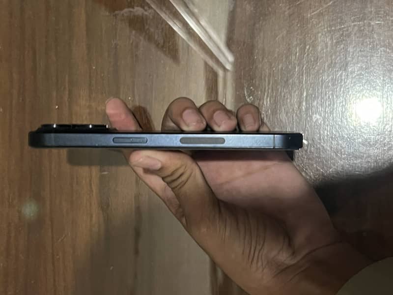 Apple iPhone 15 Pro 6