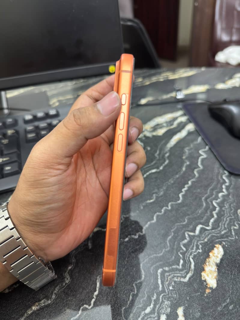 Apple iPhone 17 Pro Max 4