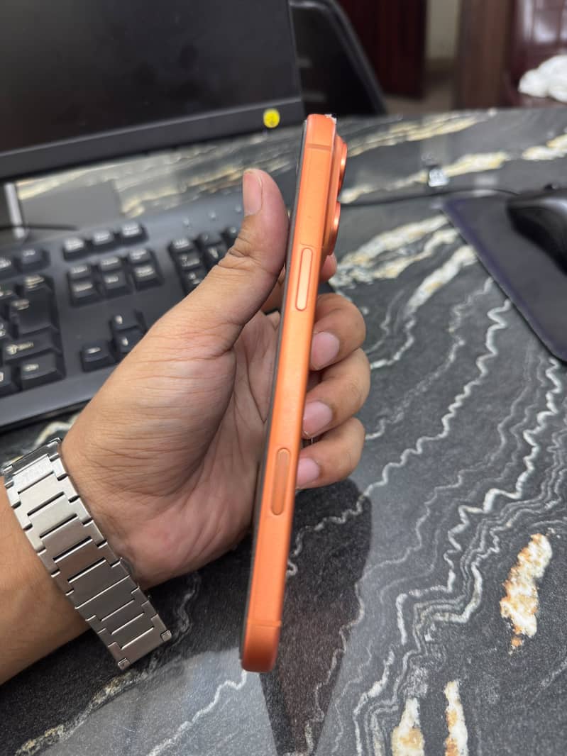 Apple iPhone 17 Pro Max 5